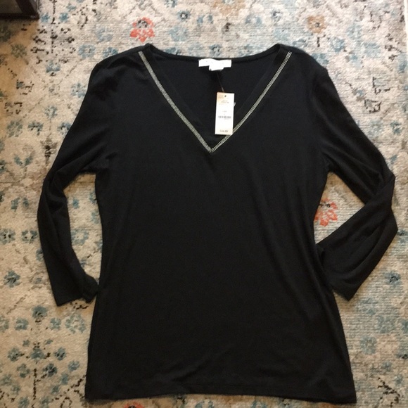 White House Black Market Tops - NWT WHBM Black Chain Detail 3/4 Sleeves V-neck Top. size Small